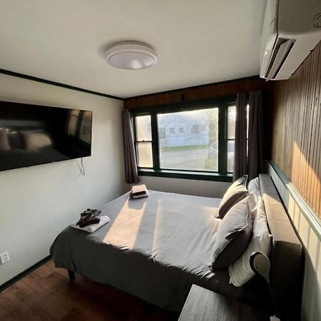 2 Bed Berkshire Getaway Minutes To Jiminy Peak Ski Hancock Extérieur photo